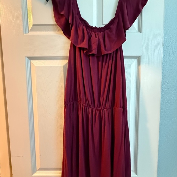 Red Ruffled Ruched Maxi Sundress - Picture 9 of 16